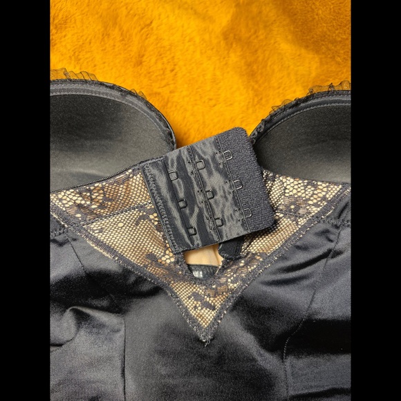 DKNY • Strapless Bra - Picture 5 of 5